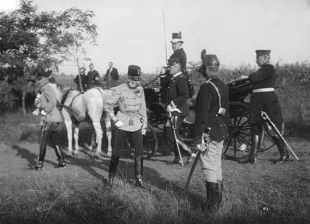 císař František Josef I. na císařských manévrech ve Velkém Meziříčí, září 1909